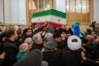 Konflik Timur Tengah memasuki fase kritis. Presiden AS Donald Trump menyiapkan seribu rudal setelah pelayat pemakaman Khamenei menyerukan pembunuhan dirinya. Dok: Istimewa.