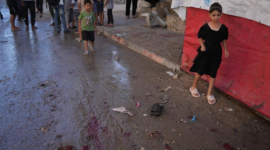 Ketegangan memuncak di Jalur Gaza. Serangan udara militer Israel menghantam sebuah prosesi pemakaman warga, menewaskan sedikitnya tujuh orang. Dok: Istimewa.