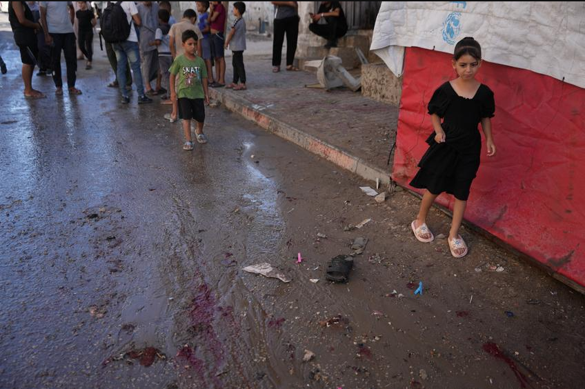 Ketegangan memuncak di Jalur Gaza. Serangan udara militer Israel menghantam sebuah prosesi pemakaman warga, menewaskan sedikitnya tujuh orang. Dok: Istimewa.