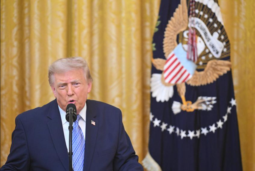Panggung politik Amerika Serikat kembali membara. Presiden Donald Trump menggunakan pidato khusus untuk menyerang China dan merilis dokumen pemilu rahasia. Dok: Istimewa.