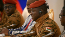 Sinyal keretakan di puncak pemerintahan. Pemimpin junta Burkina Faso Ibrahim Traore mengancam menindak tegas para pesaing politiknya di tengah misteri hilangnya dua pejabat tinggi militer. Dok: Istimewa.
