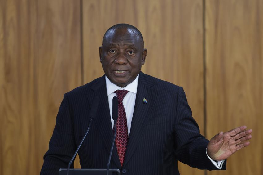 Langkah hukum selamatkan posisi presiden. Pengadilan Tinggi Afrika Selatan membekukan sementara proses pemakzulan Presiden Cyril Ramaphosa terkait skandal uang di sofa peternakan Phala Phala. Dok: Istimewa.