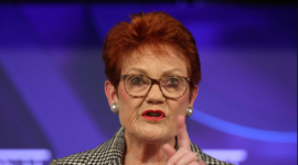 Kekalahan hukum politisi sayap kanan. Pengadilan Federal Australia menolak banding Pauline Hanson atas kasus diskriminasi rasial terhadap Senator Mehreen Faruqi. Dok: Istimewa.