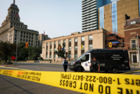 Eskalasi teror di Toronto. Seseorang melepaskan tembakan ke arah gedung Konsulat Jenderal Amerika Serikat sebelum melarikan diri menggunakan sedan putih. Dok: Istimewa,