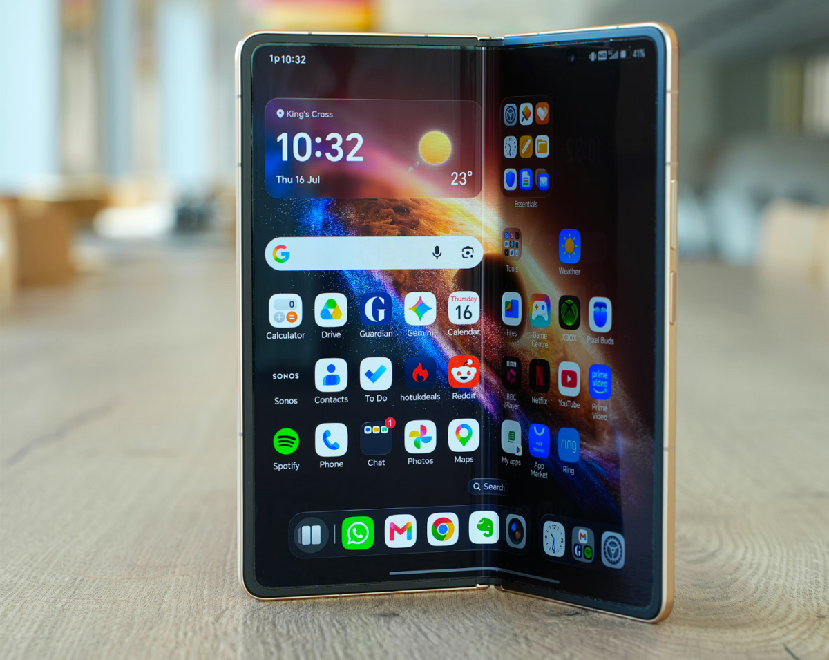 Lompatan baru ponsel lipat premium. Honor merilis Magic V6 yang mengusung bodi ultra-tipis, chipset Snapdragon 8 Elite Gen 5, serta daya tahan baterai dua hari. Dok: Istimewa.
