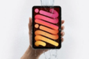 Inovasi tablet ringkas Apple. Bocoran Bloomberg mengungkap kehadiran IP rating tahan air serta layar OLED pada iPad mini mendatang. Dok: Istimewa.