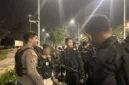 Petugas Patroli Perintis Presisi Polres Metro Jakarta Barat mengamankan tiga remaja beserta empat paket diduga narkotika jenis sinte dalam patroli dini hari di kawasan Pesakih, Cengkareng, Jakarta Barat. (Posnews/Polres Jakbar)
