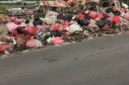 Tumpukan sampah di tepi jalan dan saluran air yang tergenang di Kecamatan Tarumajaya, Kabupaten Bekasi, dikeluhkan warga karena menimbulkan bau tidak sedap dan mengganggu aktivitas sehari-hari. (Posnews/Istimewa)