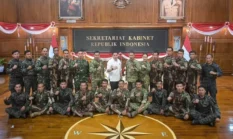 17 Penerjun Kopassus Siap Kibarkan Merah Putih di Langit Istana pada HUT ke-81 RI