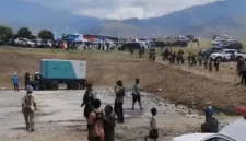 Aparat TNI-Polri melakukan penyisiran di lokasi penembakan Festival Budaya Lembah Baliem 2026 di Jayawijaya. (Posnews/Ist)
