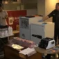 Bareskrim Polri menyita emas batangan dan barang bukti dalam kasus dugaan penyelundupan emas ke Dubai. (Posnews/Bareskrim Polri)