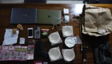 Bareskrim Polri menggeledah rumah yang diduga menjadi markas pemurnian emas ilegal di Penjaringan. (Posnews/Bareskrim)