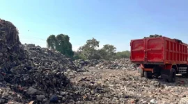 Ilustrasi, DLH DKI menindak perusahaan pembuang sampah ke TPS liar Cilincing. (Posnews/Kominfo)