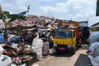 DLH DKI Bongkar Pelanggaran 11 Perusahaan Sampah, Denda Rp10 Juta. (Posnews/Ist)