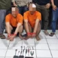 Dua tersangka pencurian motor diamankan polisi setelah ditangkap warga di Gunung Putri Bogor. (Posnews/Ist)

