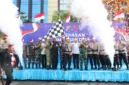 Kapolda Riau Irjen Pol Herry Heryawan melepas Tim Ekspedisi Merah Putih Presisi 2026 di Mapolda Riau, Pekanbaru, sebelum bertugas ke 17 desa wilayah 3T. (Posnews/Polda Riau)