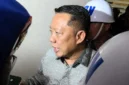 Febrie Adriansyah bersama tim kuasa hukum saat mendaftarkan gugatan praperadilan di Pengadilan Negeri Jakarta Selatan terkait kasus dugaan TPPU. (Posnews/Ist)