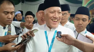 KH Abdul Hakim Mahfudz alias Gus Kikin terpilih sebagai Ketua Umum PBNU masa khidmat 2026-2031 dalam Muktamar ke-35 NU di Jombang. (Posnews/PBNU)