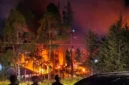 Kantor pemerintah di Ilaga Kabupaten Puncak Papua Tengah terbakar saat kerusuhan massa. (Posnews/Polda Papua)