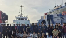 Kapal MV Ocean Porter berbendera Tanzania diamankan BNN setelah diduga membawa 2,6 ton sabu cair di perairan Bengkalis. (Posnews/BNN)