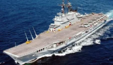 Kapal induk ITS Giuseppe Garibaldi yang berlayar dari Italia menuju Indonesia sebelum berganti nama menjadi KRI Gajah Mada.