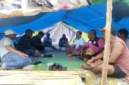 Warga mengungsi setelah gempa M7,7 mengguncang Nusa Tenggara Timur dan menyebabkan puluhan ribu orang kehilangan tempat tinggal. (Posnews/KemenHAM)
