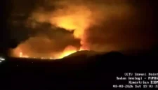 Kobaran api melanda kawasan hutan dan savana di Gunung Bromo, Jawa Timur. (Posnews/BMKG)