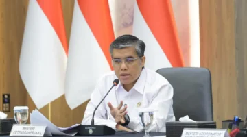 Menaker Yassierli mendorong penerima santunan BPJS Ketenagakerjaan membangun usaha untuk memperkuat ekonomi keluarga. (Posnews/Kemnaker)