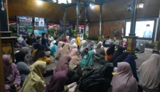 Mendag Budi Santoso berdialog dengan pelaku UMKM Banyuwangi dan mendorong produk lokal menembus pasar ekspor. (Posnews/Kemendag)