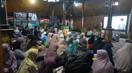 Mendag Budi Santoso berdialog dengan pelaku UMKM Banyuwangi dan mendorong produk lokal menembus pasar ekspor. (Posnews/Kemendag)