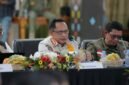 Mendagri Tito Karnavian memimpin rapat koordinasi penanganan gempa NTT. (Posnews/Puspen Kemendagri)