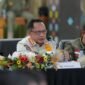Mendagri Tito Karnavian memimpin rapat koordinasi penanganan gempa NTT. (Posnews/Puspen Kemendagri)