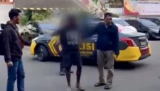 Polisi menangkap pembunuh mahasiswa Stikes Kendedes Malang di asrama. (Posnews/YouTube)