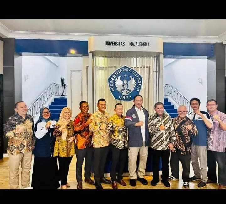 Bupati Majalengka Eman Suherman dan Kepala BNN Komjen Pol Suyudi Ario Seto menghadiri Kuliah Umum Nasional tentang pencegahan narkotika di UNMA.
(Posnews/Pemkab Majalengka)
