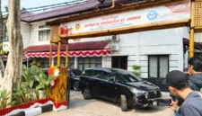 Penyidik KPK menggeledah kantor Dinas Pendidikan Kabupaten Bogor terkait dugaan korupsi pengadaan barang dan jasa. (Posnews/Ist)