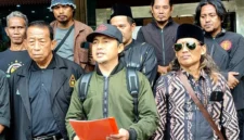 PWI-LS menyerahkan nota keberatan terkait Makam Mbah Priok kepada Pemerintah Kota Jakarta Utara di Kantor Wali Kota Tanjung Priok, Jakarta Utara. (Posnews/MR)
