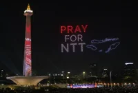 Pertunjukan Malam Merdeka HUT ke-81 RI di kawasan Monas dan Bundaran HI Jakarta dengan pesan Pray for NTT.
