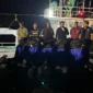 Petugas gabungan memeriksa kapal pembawa 1,3 ton ketamin di perairan Bintan, Kepulauan Riau. (Posnews/Bareskrim Polri)