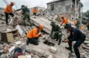 BNPB mencatat 68 orang meninggal dan 213 luka akibat gempa M 7 di NTT. Basarnas tetap siaga, sementara dua rumah sakit lapangan dikirim.