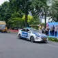 Polda Metro Jaya melepas 12 truk bantuan kemanusiaan untuk korban gempa NTT pada HUT ke-81 RI. (Posnews/Humas PMJ)