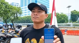AMPB menyampaikan tuntutan RUU Perampasan Aset di depan Gedung DPR RI Jakarta.(Posnews/Ist)
