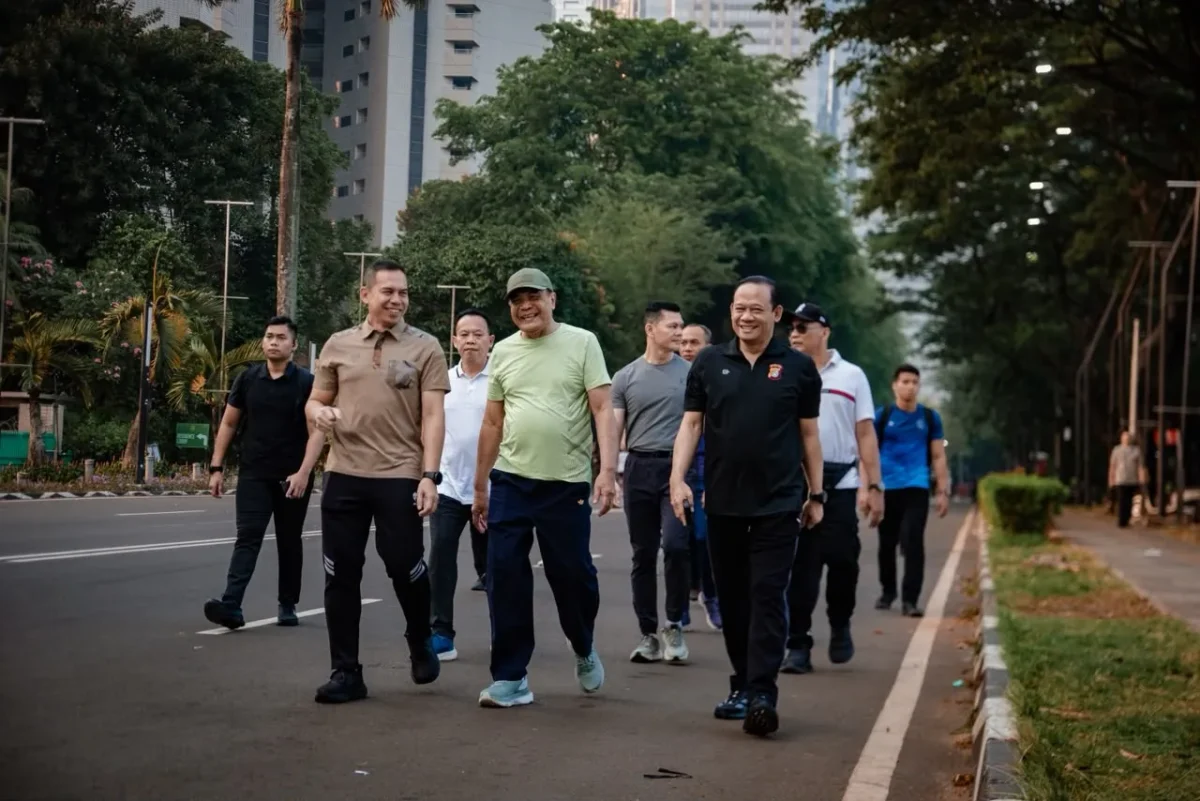 Polisi menyiapkan pengamanan menjelang aksi demo 27 Agustus 2026 di Gedung DPR Jakarta. (Posnews/Humas PMJ)
