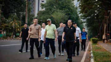 Polisi menyiapkan pengamanan menjelang aksi demo 27 Agustus 2026 di Gedung DPR Jakarta. (Posnews/Humas PMJ)
