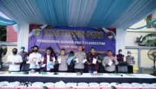 Polres Metro Jakarta Barat memusnahkan barang bukti narkoba dan prekursor senilai Rp119 miliar hasil pengungkapan jaringan internasional.
