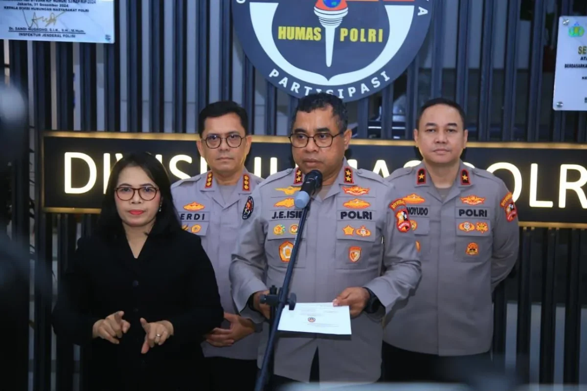 Kadiv Humas Polri Irjen Pol. Johnny Eddizon Isir 