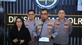Kadiv Humas Polri Irjen Pol. Johnny Eddizon Isir 