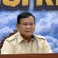 Presiden Prabowo Subianto memimpin rapat penanganan gempa NTT dan menyalurkan bantuan Rp200 miliar. (Posnews/YouTube)