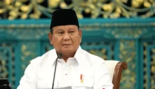Presiden Prabowo Subianto memastikan bantuan 50 ribu paket sembako untuk korban gempa NTT. (Posnews/Sekret Kabinet)