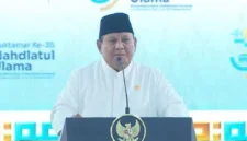 Presiden Prabowo Subianto menyampaikan pesan kesejahteraan rakyat saat penutupan Muktamar ke-35 NU di Jombang. (Posnews/HUmas NU)