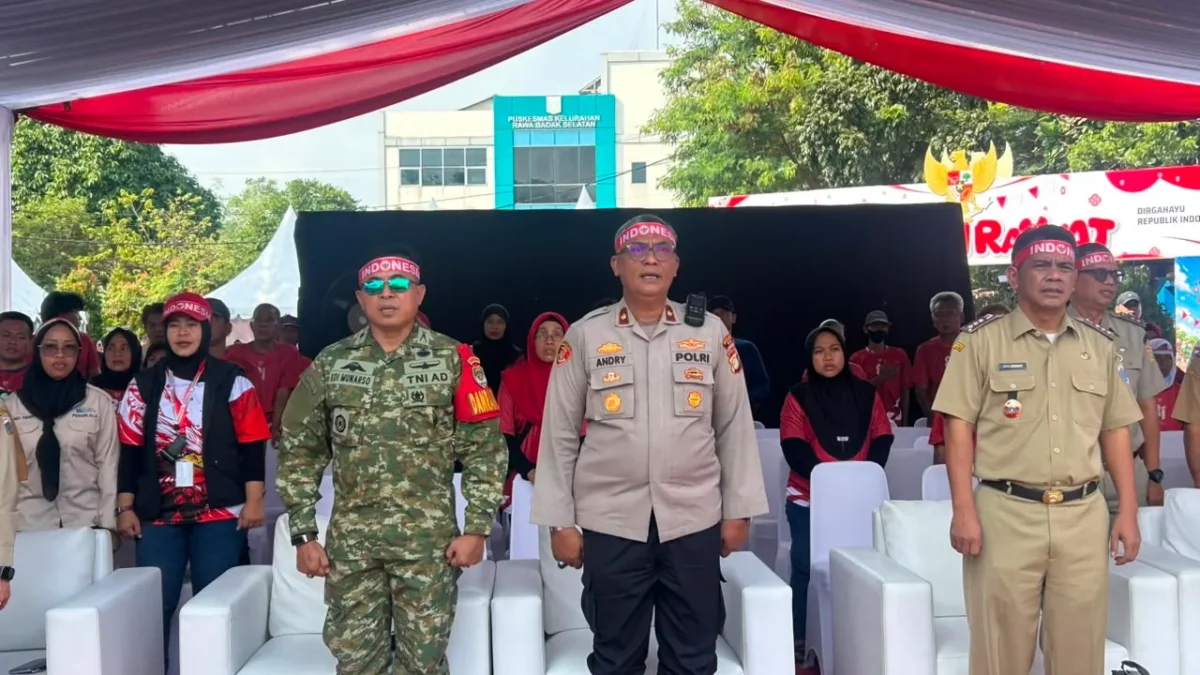 Ribuan warga mengikuti Jamuan Rakyat Koja 2026 di Stadion Rawa Badak Jakarta Utara. (Posnews/Polsek Koja)